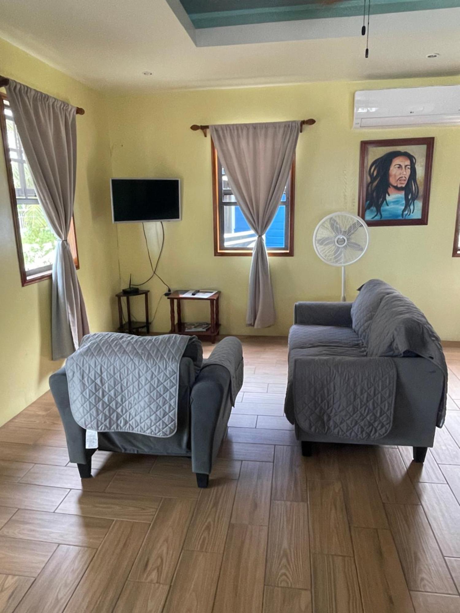 Hidden Treasure Vacation Home Blue Bay Cottage Caye Caulker Bagian luar foto